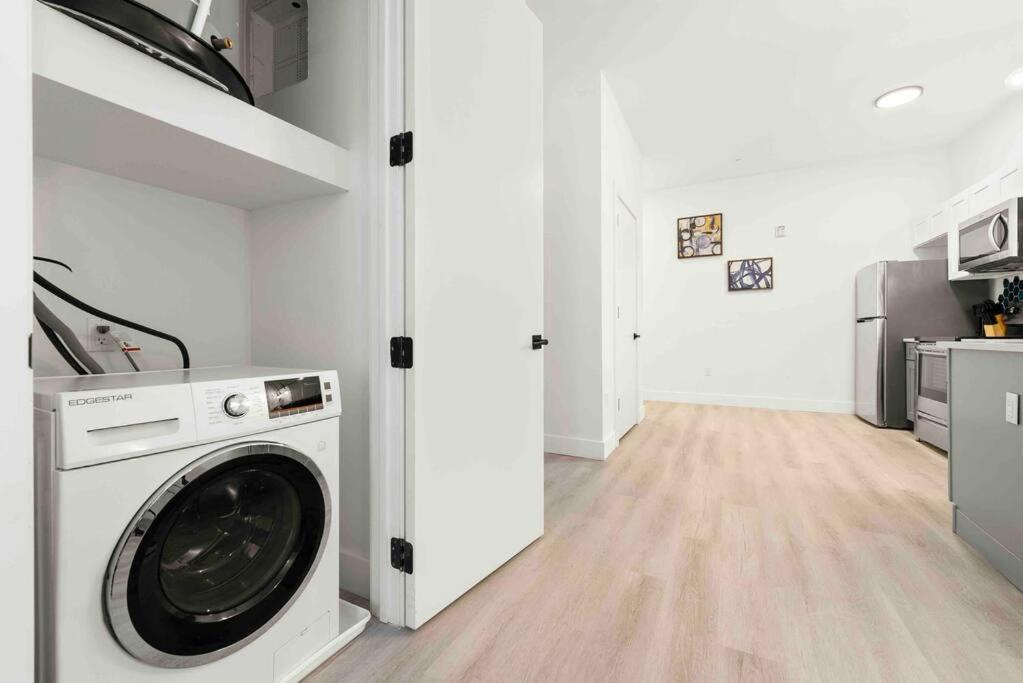 Contemporary Luxury Br, Ewr Airpt, Nyc, Free Pkng, Prudential Cntr, American Dream Mall Apartment Elizabeth