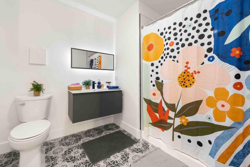 Apartment Contemporary Luxury Br, Ewr Airpt, Nyc, Free Pkng, Prudential Cntr, American Dream Mall Elizabeth
