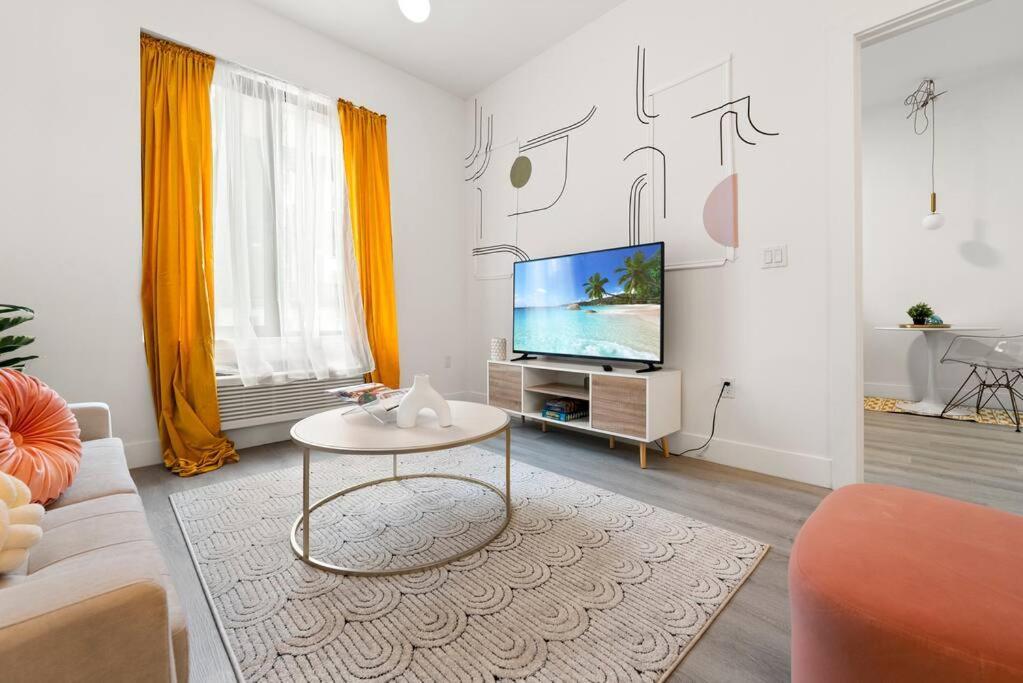 Apartment Contemporary Luxury Br, Ewr Airpt, Nyc, Free Pkng, Prudential Cntr, American Dream Mall