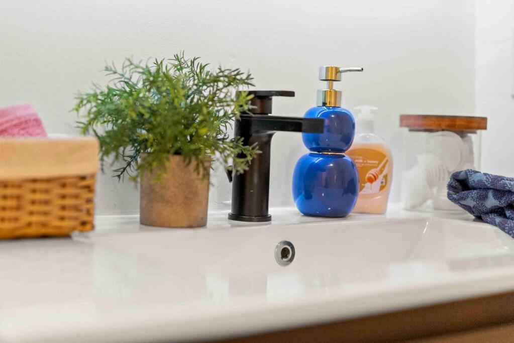 Contemporary Luxury Br, Ewr Airpt, Nyc, Free Pkng, Prudential Cntr, American Dream Mall Apartment